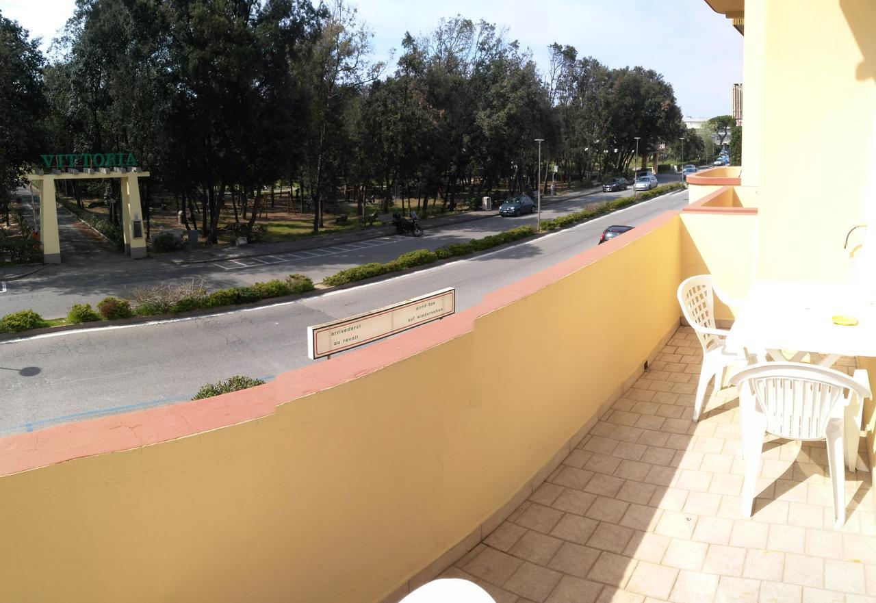 Residence Hotel Vittoria Tirrenia Exterior foto