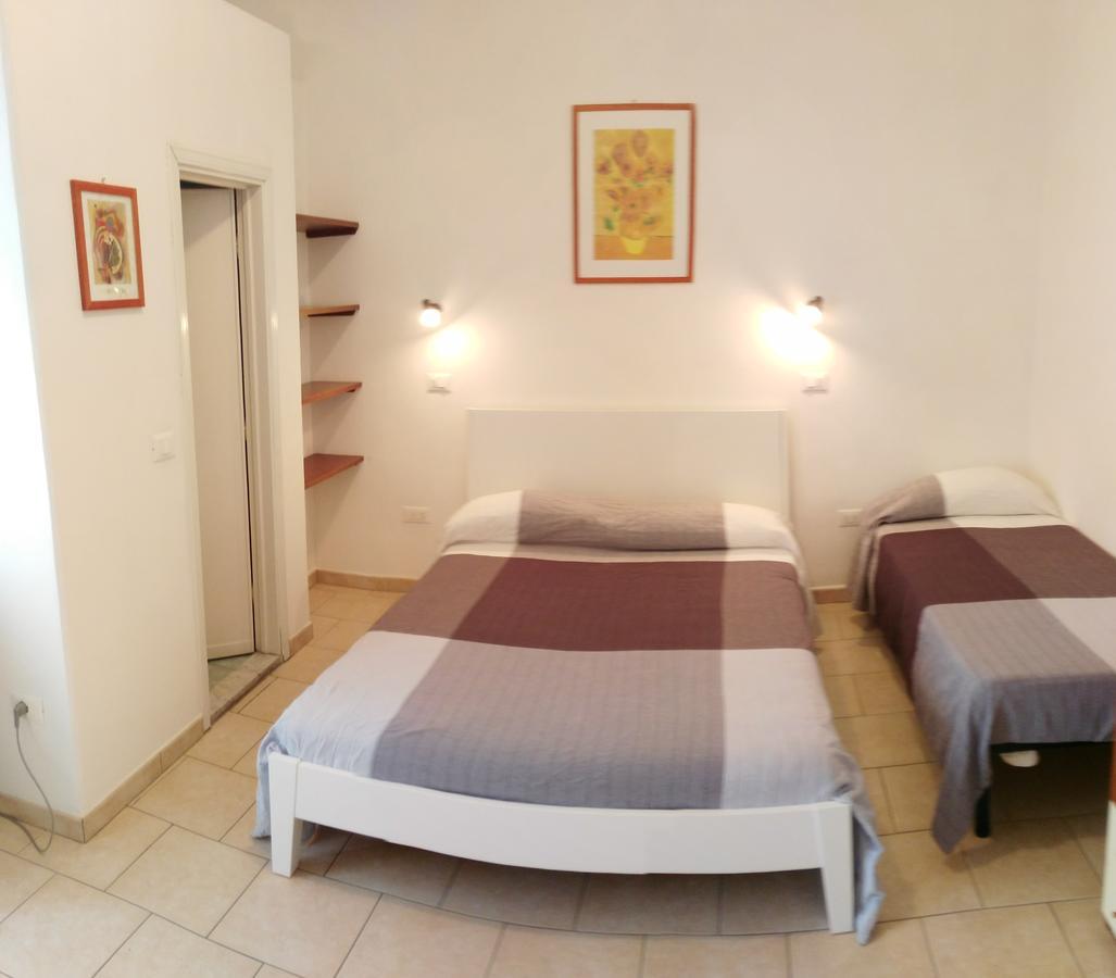 Residence Hotel Vittoria Tirrenia Exterior foto